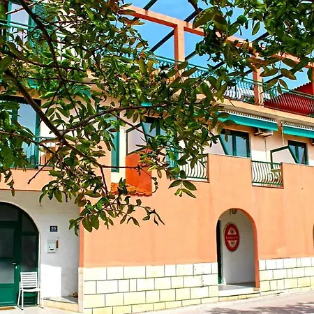 Gabriela Apartment *